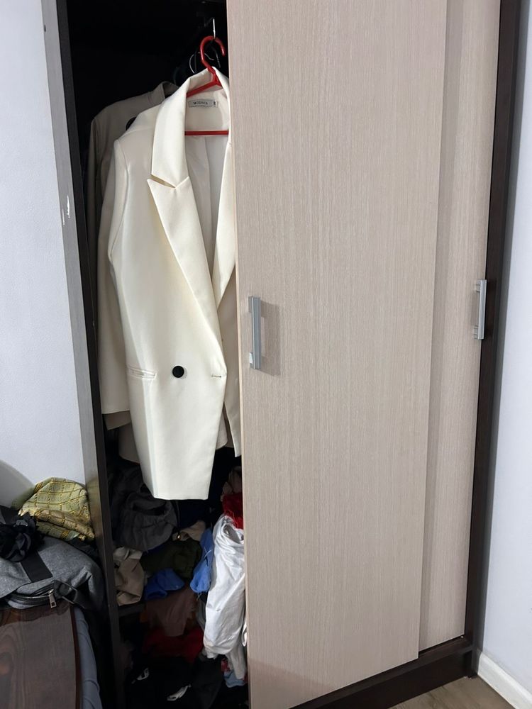Шкаф срочно продается