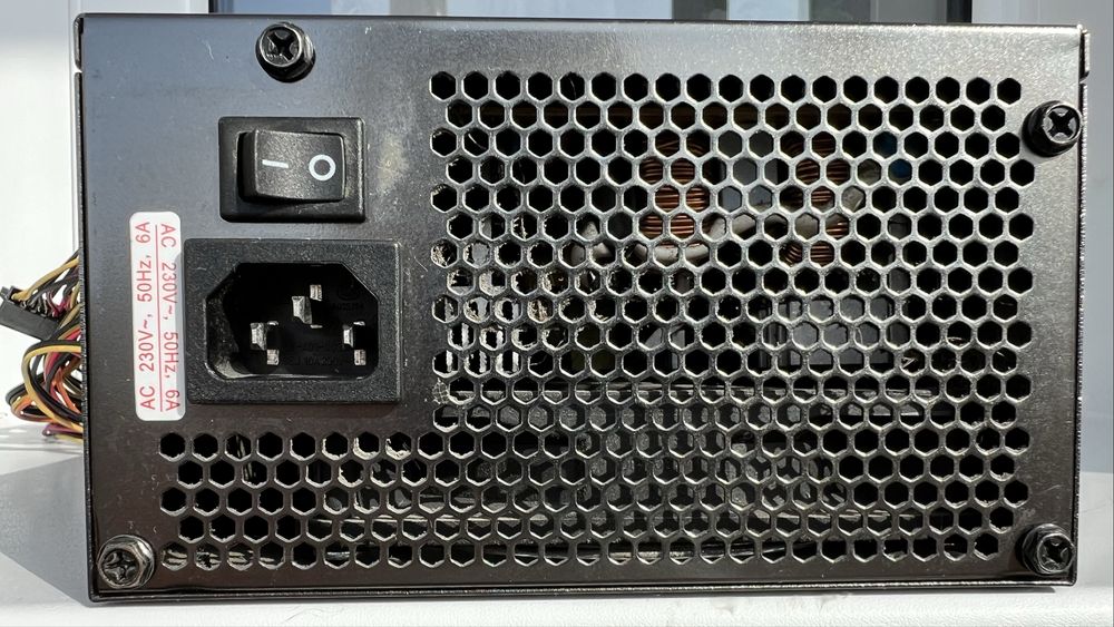 Продам Блок Питания Huntkey 700w