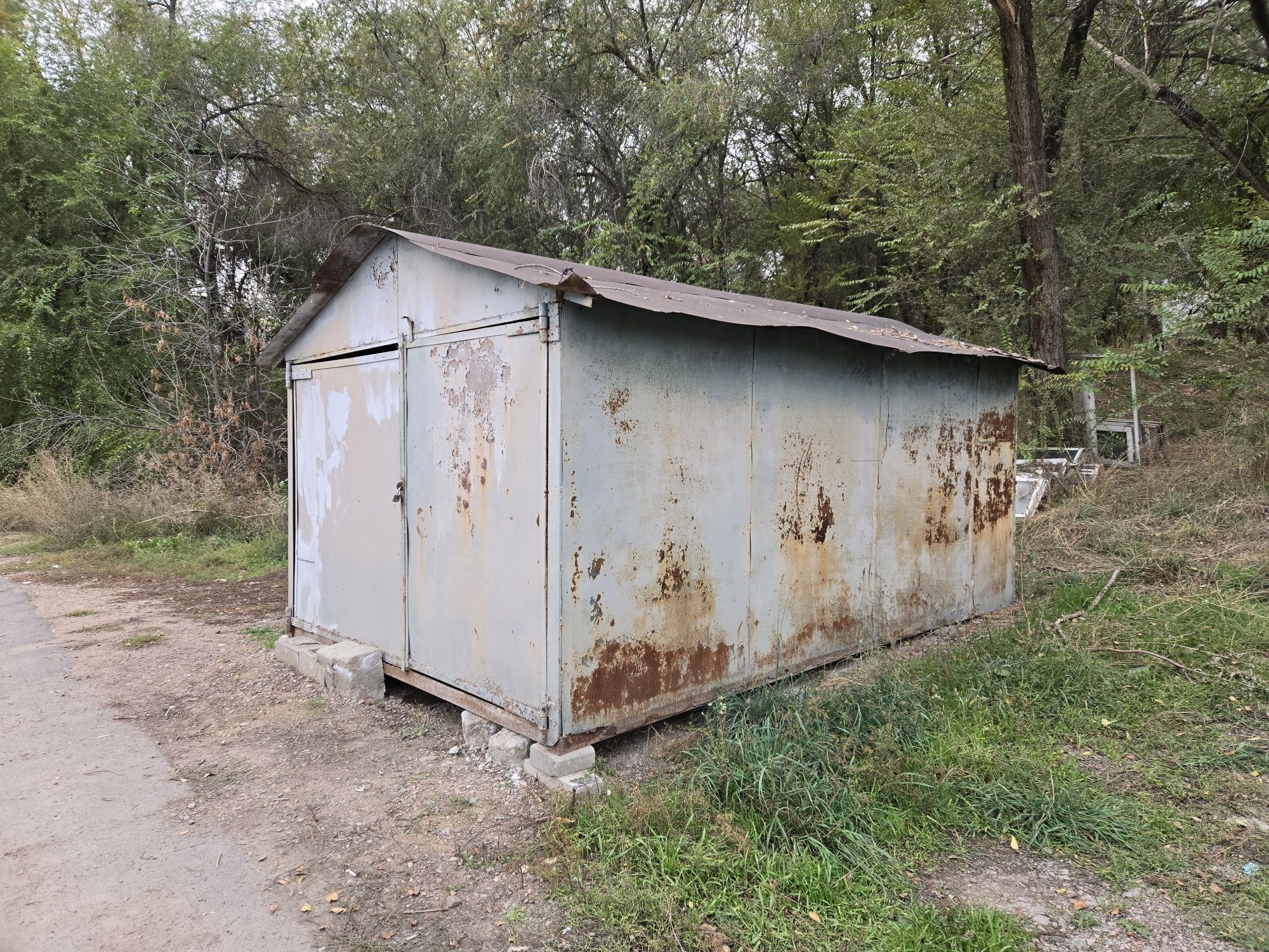 Гараж, кладовка продам