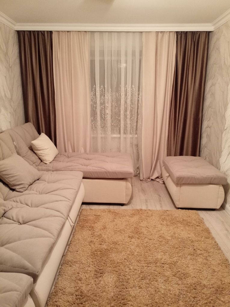 Продам шторы комплект. Тюль сетка, две портьеры по 2 метра шириной