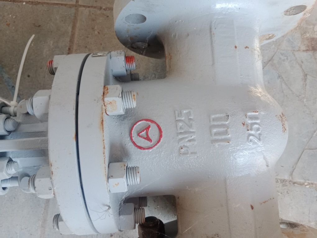 Продам задвижку РУ10 200 , РN16 150, РN25 100