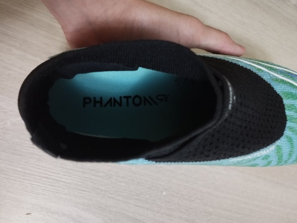 Продаю бутсы Phantom Синие 41 размер