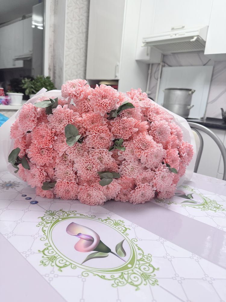 Свежиее цветы продам 10 к