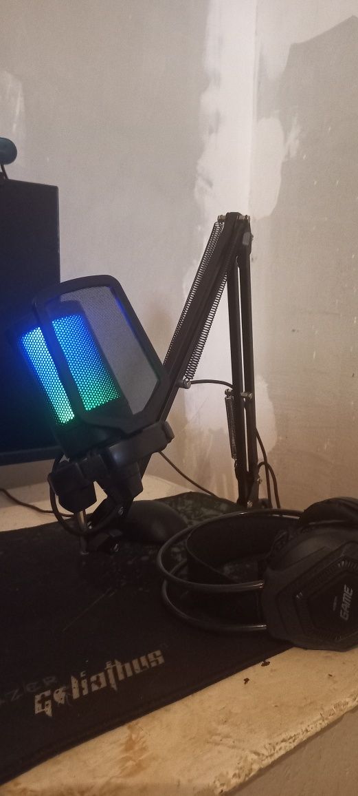 микрофон A6t fifine