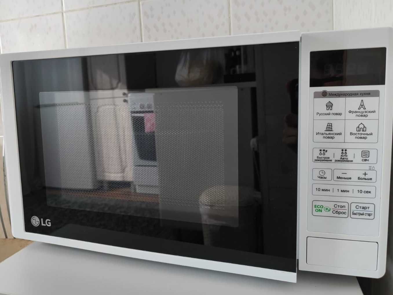LG микроволновая печь б/у. Состояние рабочее.