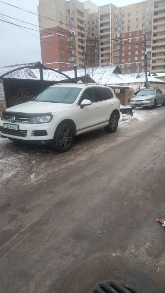 Продам комплект дисков с шинами R20