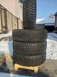 Зимние покрышки 195/65R15