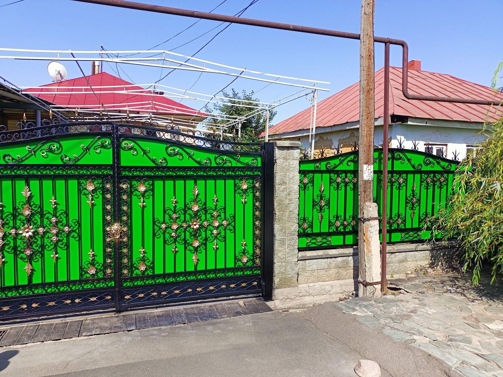 Покраска крыши, фасада здания, франтона.