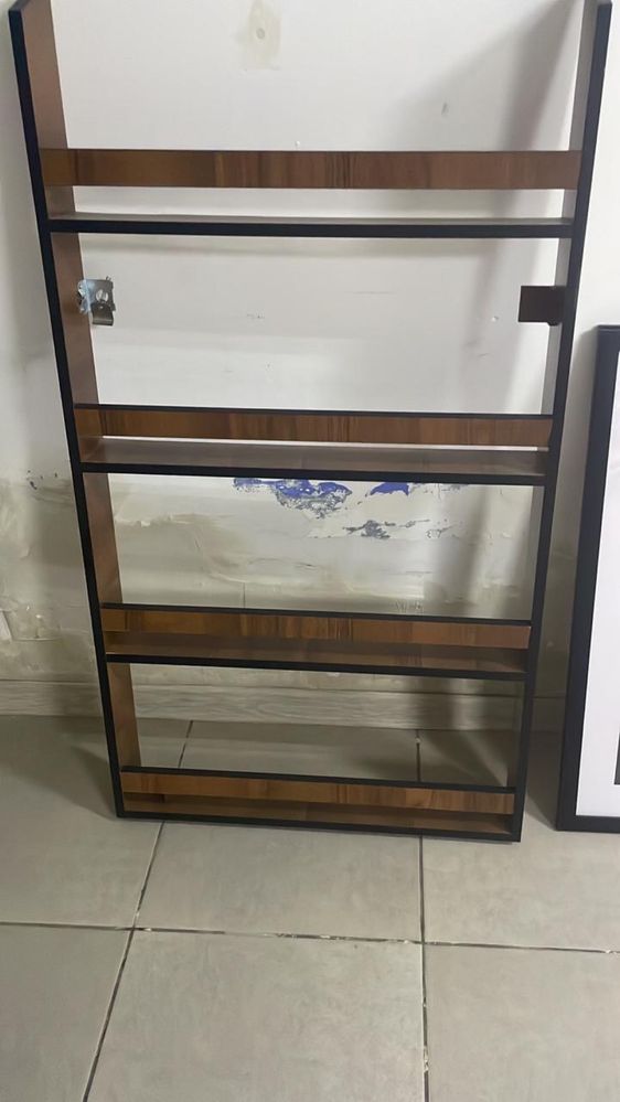 Продам вешалки кактусы,лавки,обувницы,полки и стулья