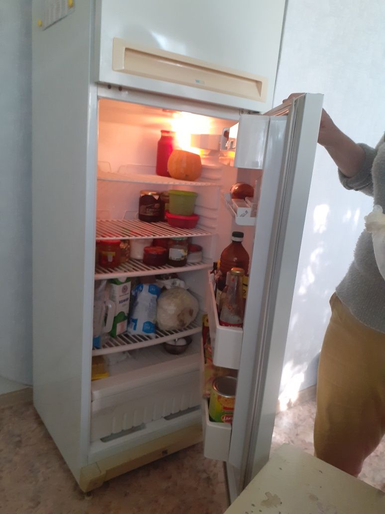 Продам холодильник