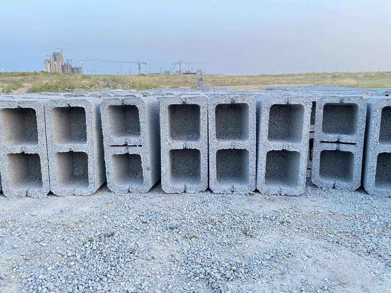 Шлакоблок, козырек, тумбы, восмиугольники