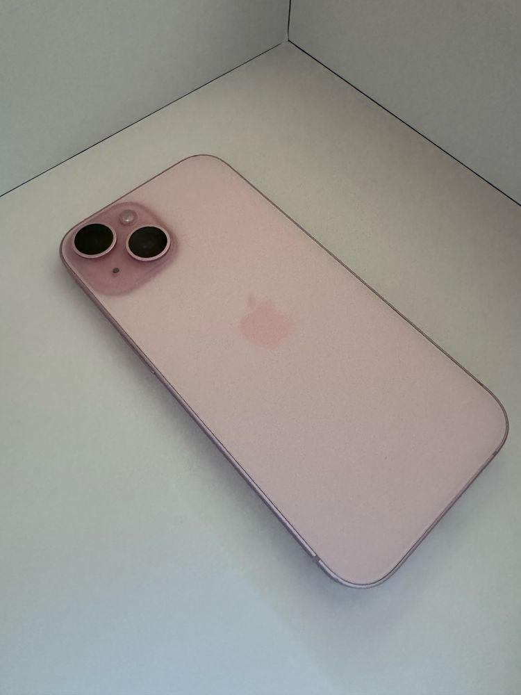 Iphone 15 pink 128gb на гарантии
