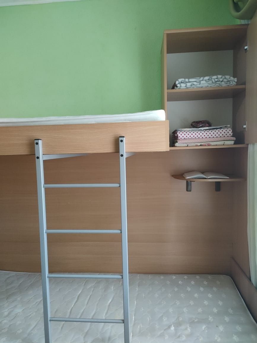 Прдается двухярусная кровать