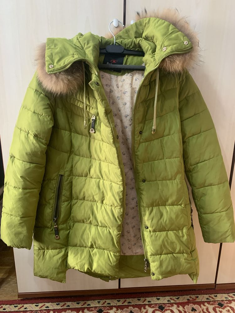 Продам женский пуховик 48 б/у . Торг