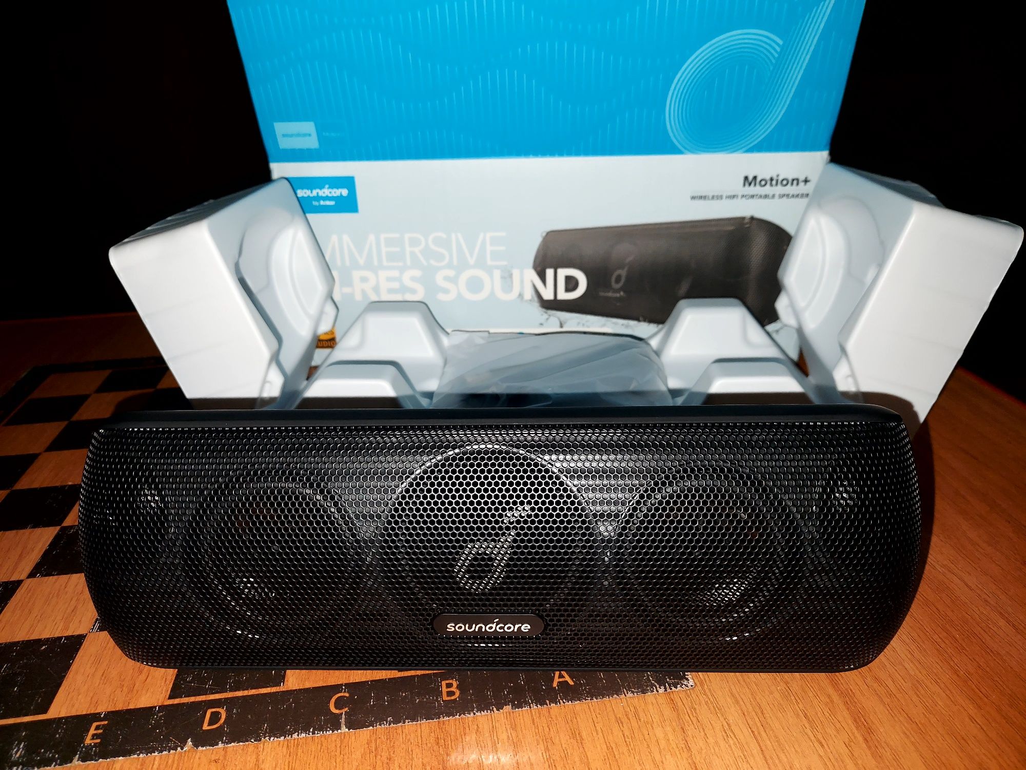 Anker Soundcore Motion + блютуз колонка