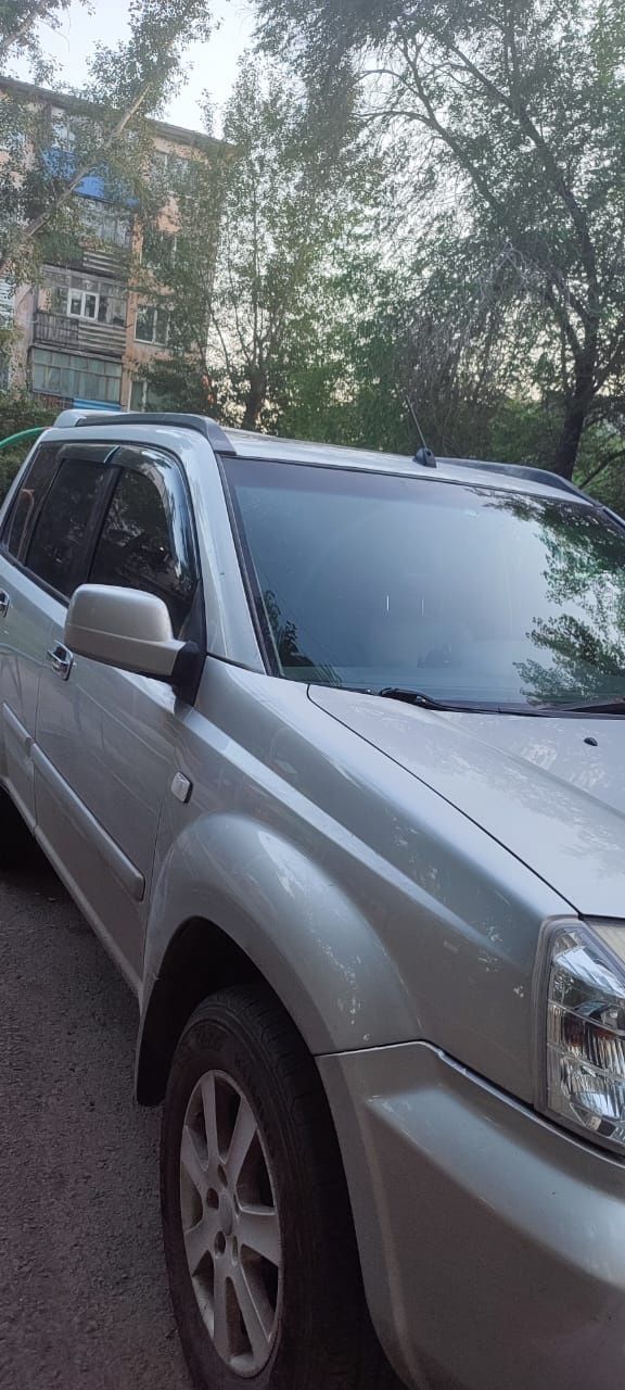 Продам Nissan X-Trail . Рабочаия надежная машина.. Год вып уска2005 .