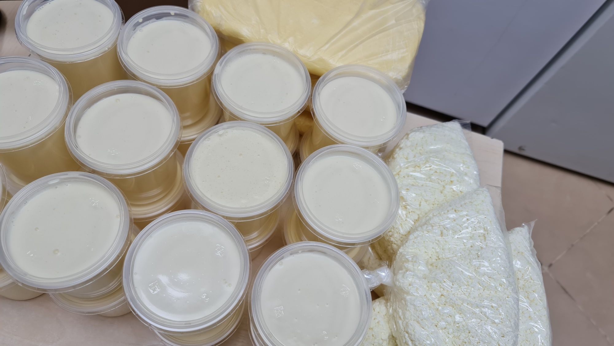 Продаю домашнюю молочную продукцию(сметана,масло,брынза,творог,айран).