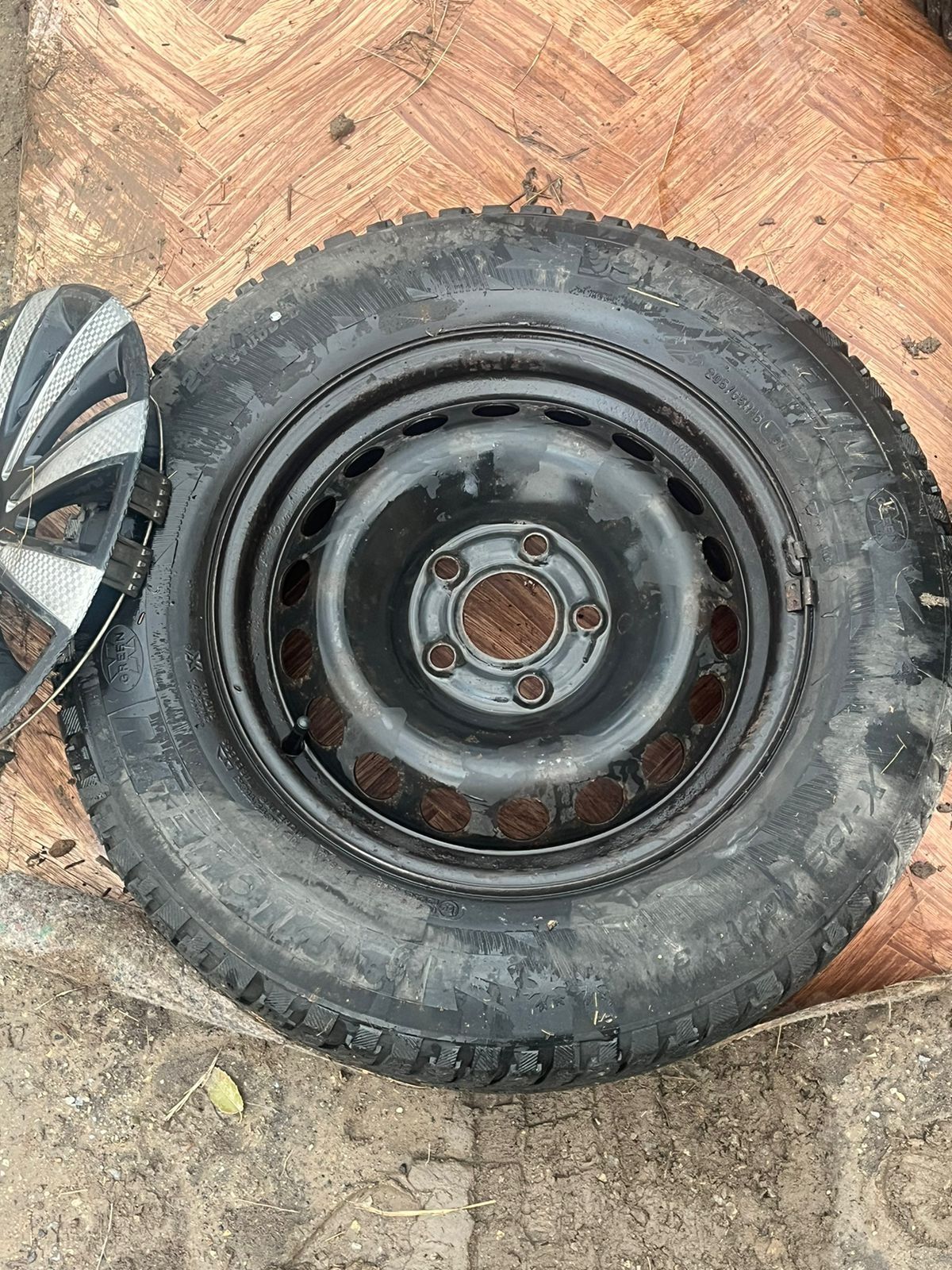 Продам шины 205/65/15