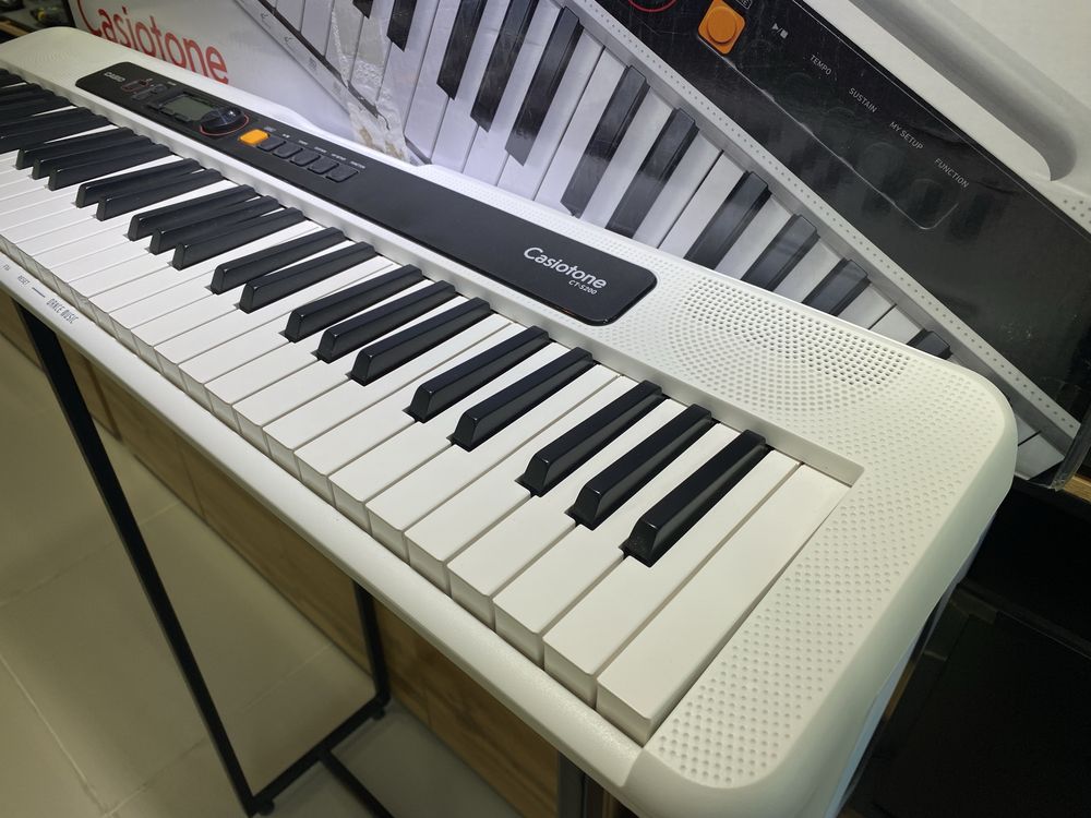 Синтезатор Casio CT-S200we, 61 клавиша, новый, белый, 10391/А10