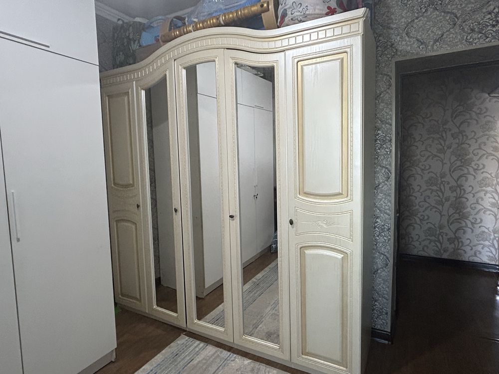 Спальный гарнитур