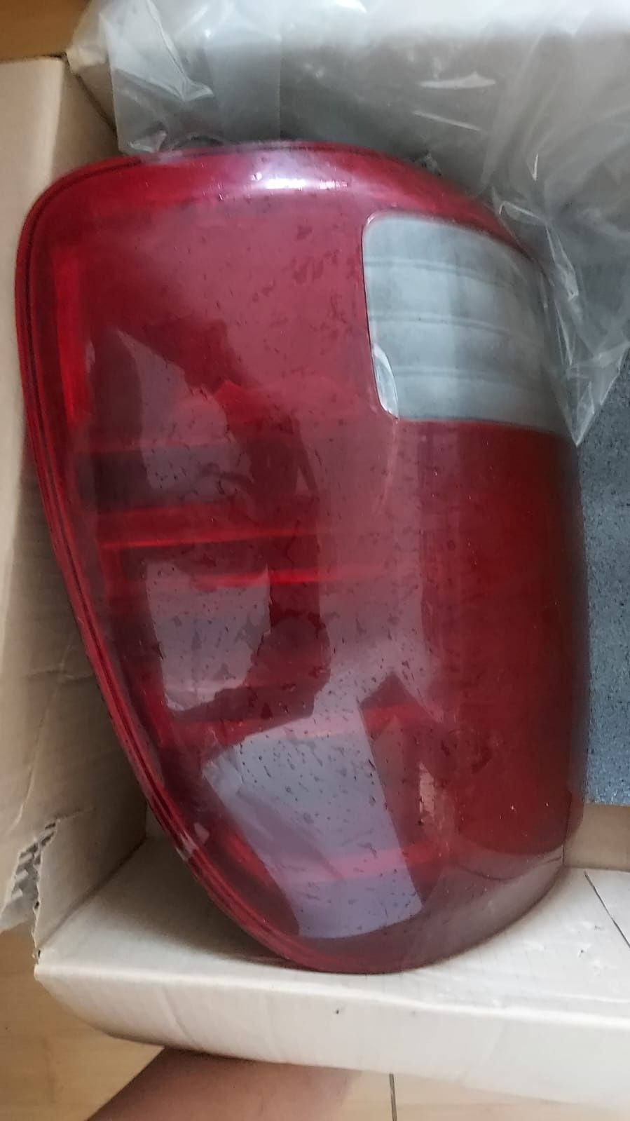 Продам задние фонары