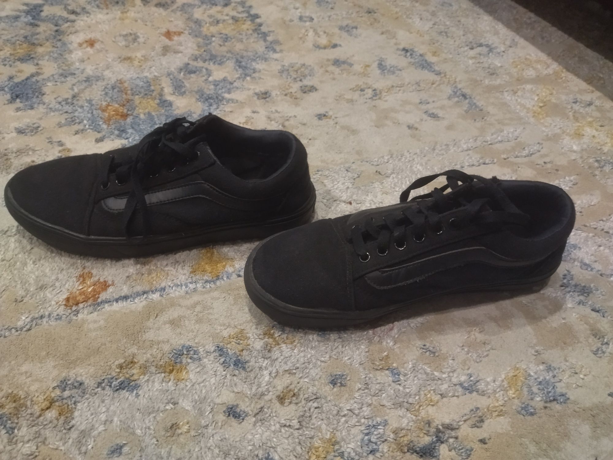 Продам кросовки ASICS,Nike