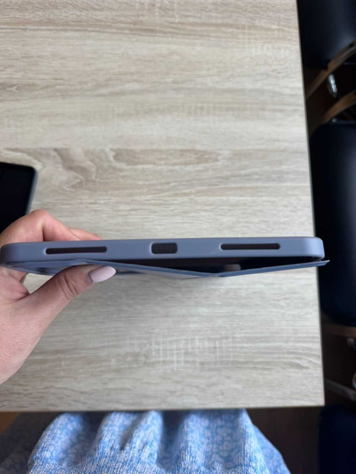 Чехол на IPAD 5 9,7(2017) и 6 9,7 (2018) и чехол на планшет
