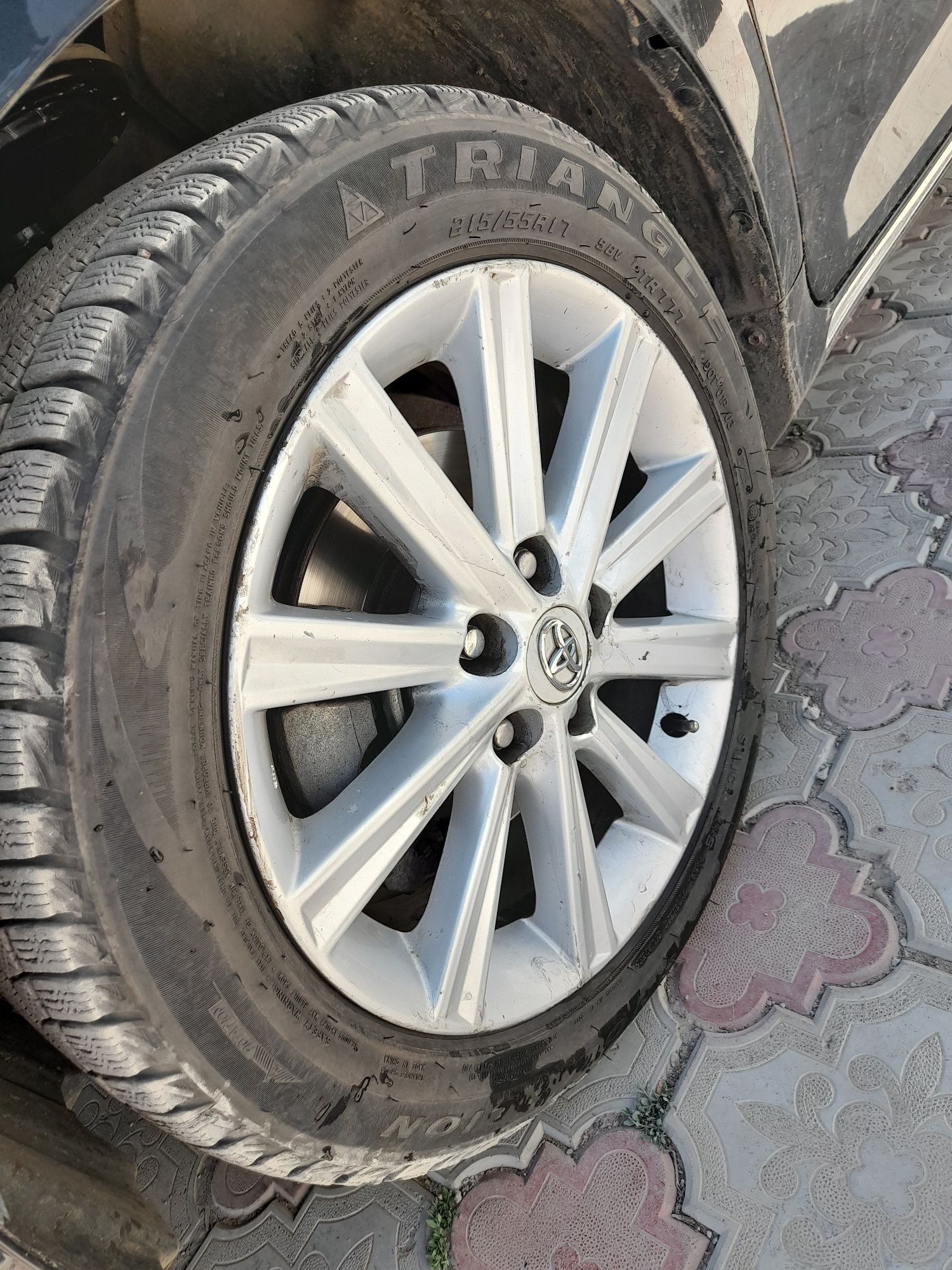 Диска пакришка сезона размер 215/55 R 17