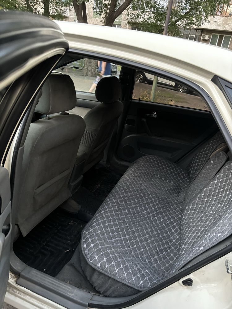 Daewoo gentra 2014