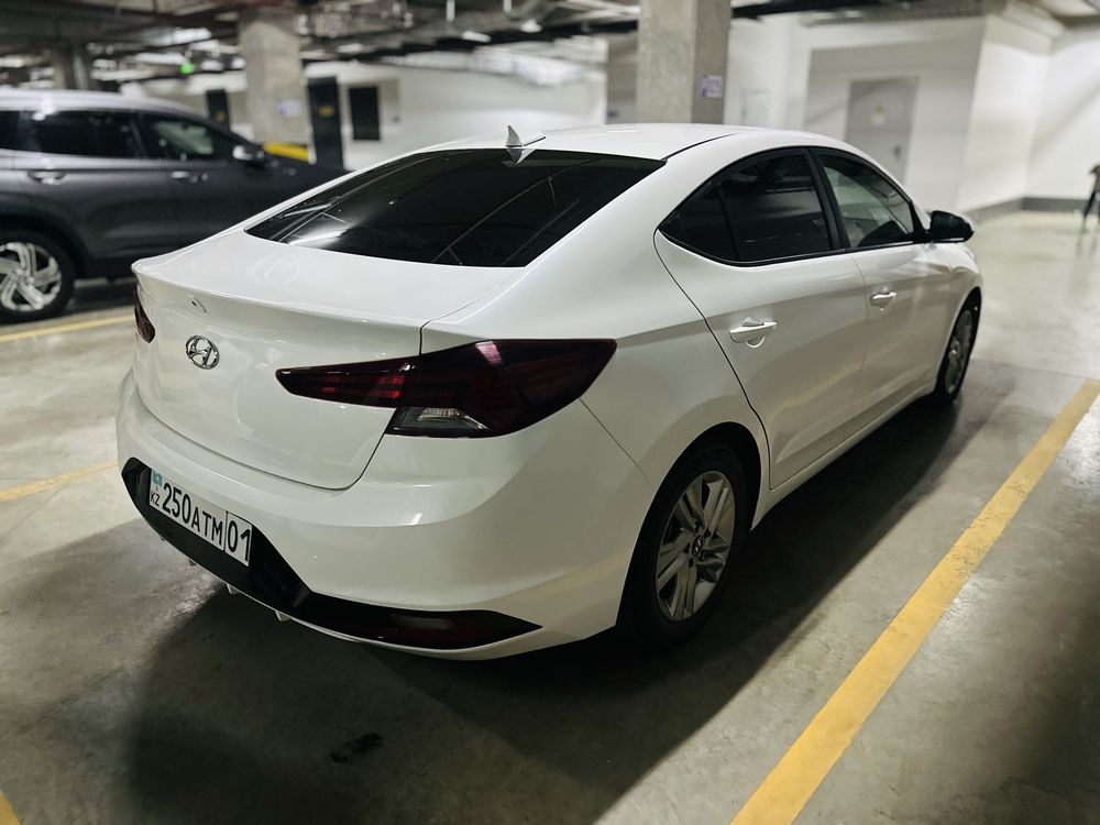 Hyundai elantra AD 2020