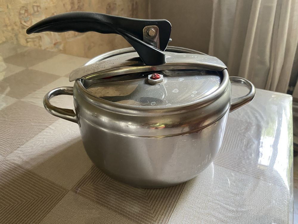 Мини скороварка 3,5л бу