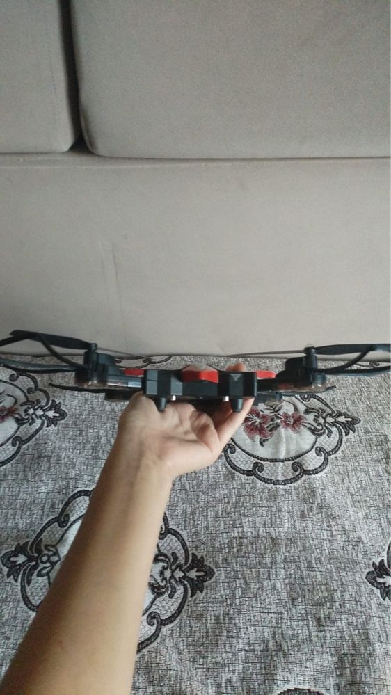 Квадракоптер дрон срочно продам