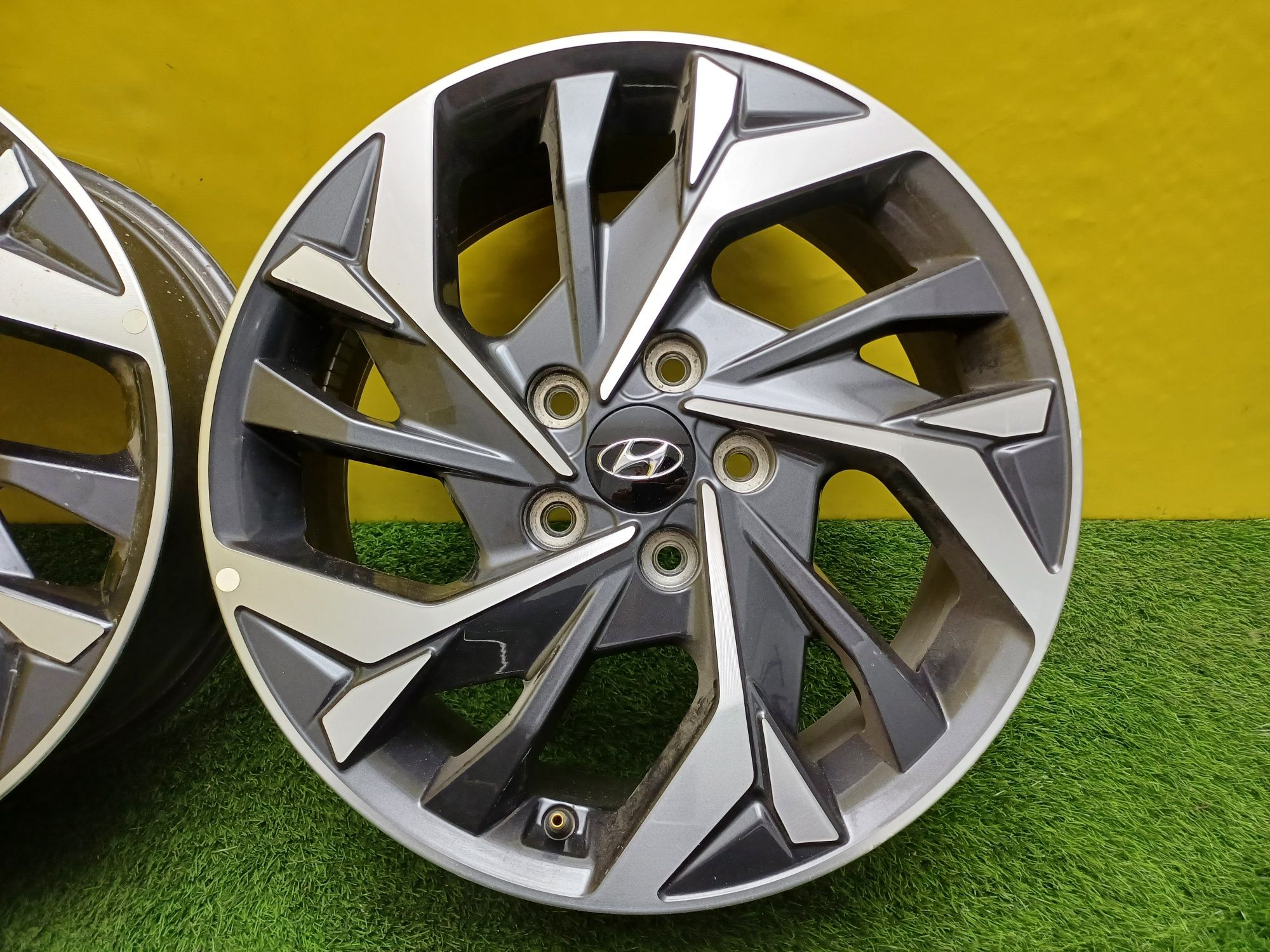 Диски R17 5x114,3 на Hyundai и другие.