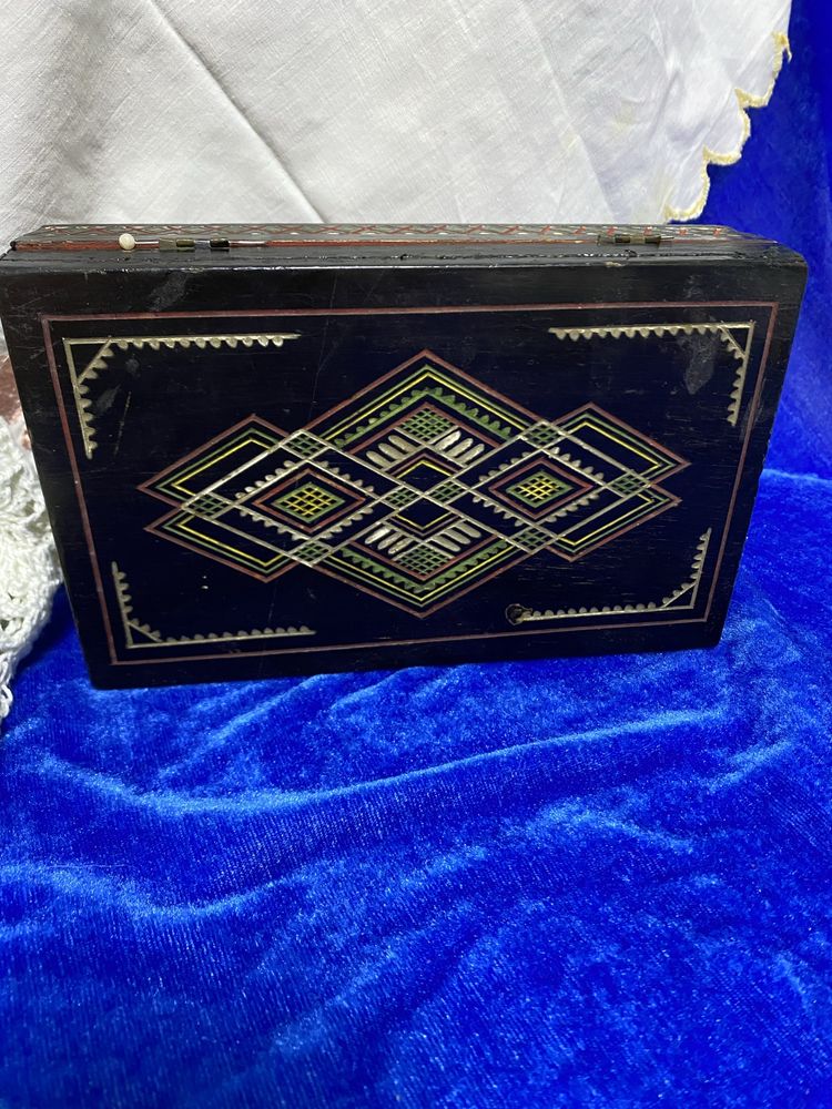 Шкатулки, пудренницы