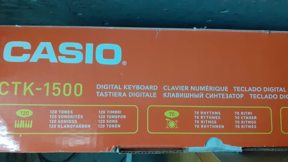 Продам синтезатор