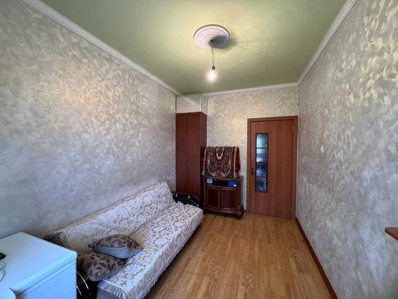 Продается 4-комнатная квартира в 16-микрорайоне (остановка Атлант)