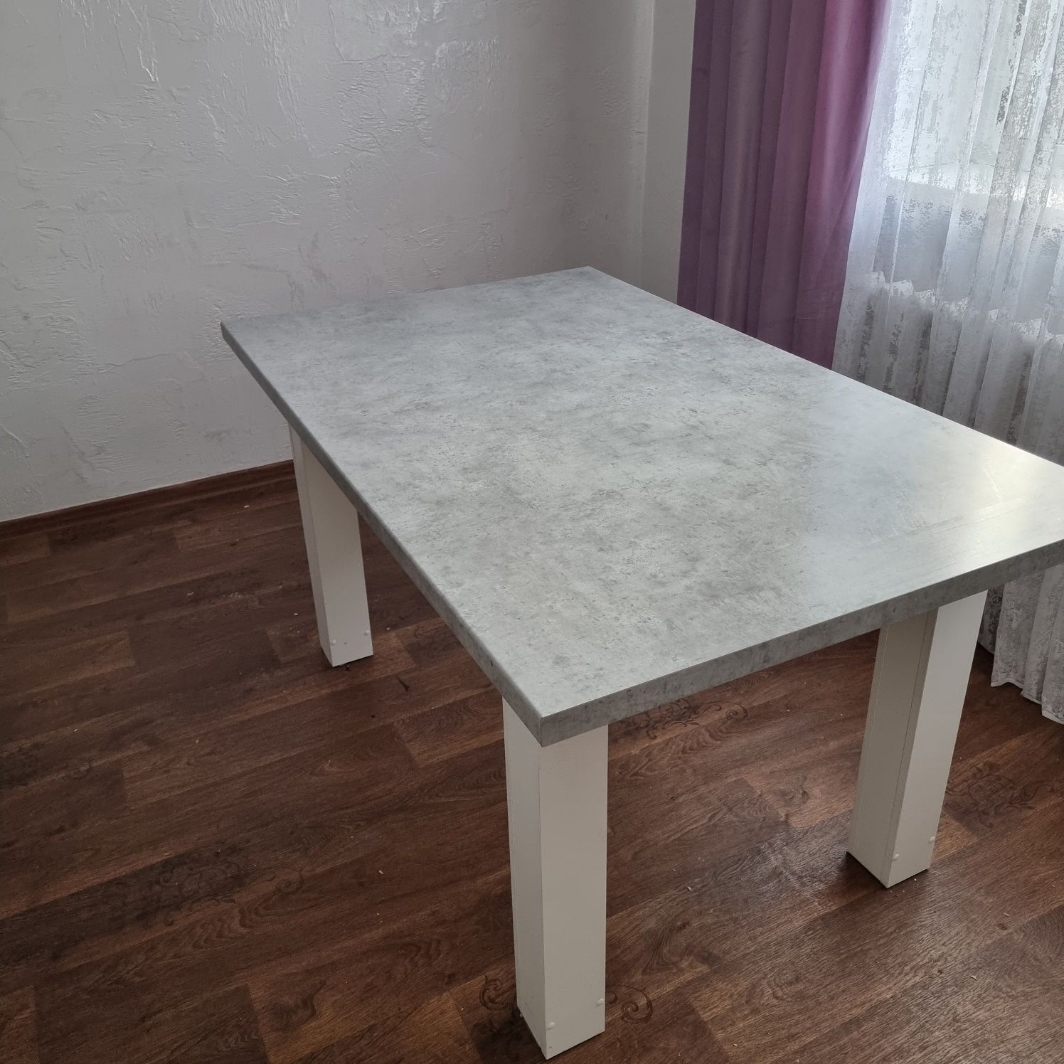 Стол.продам срочно.