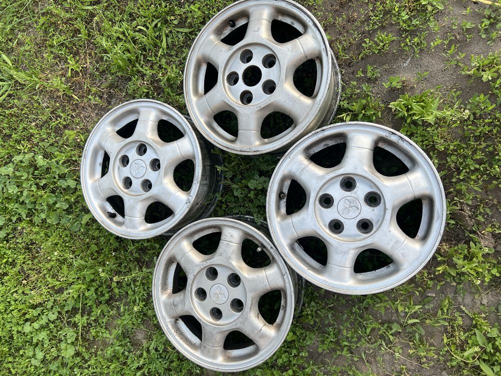 Диски на Mitsubishi R15 5x115/3