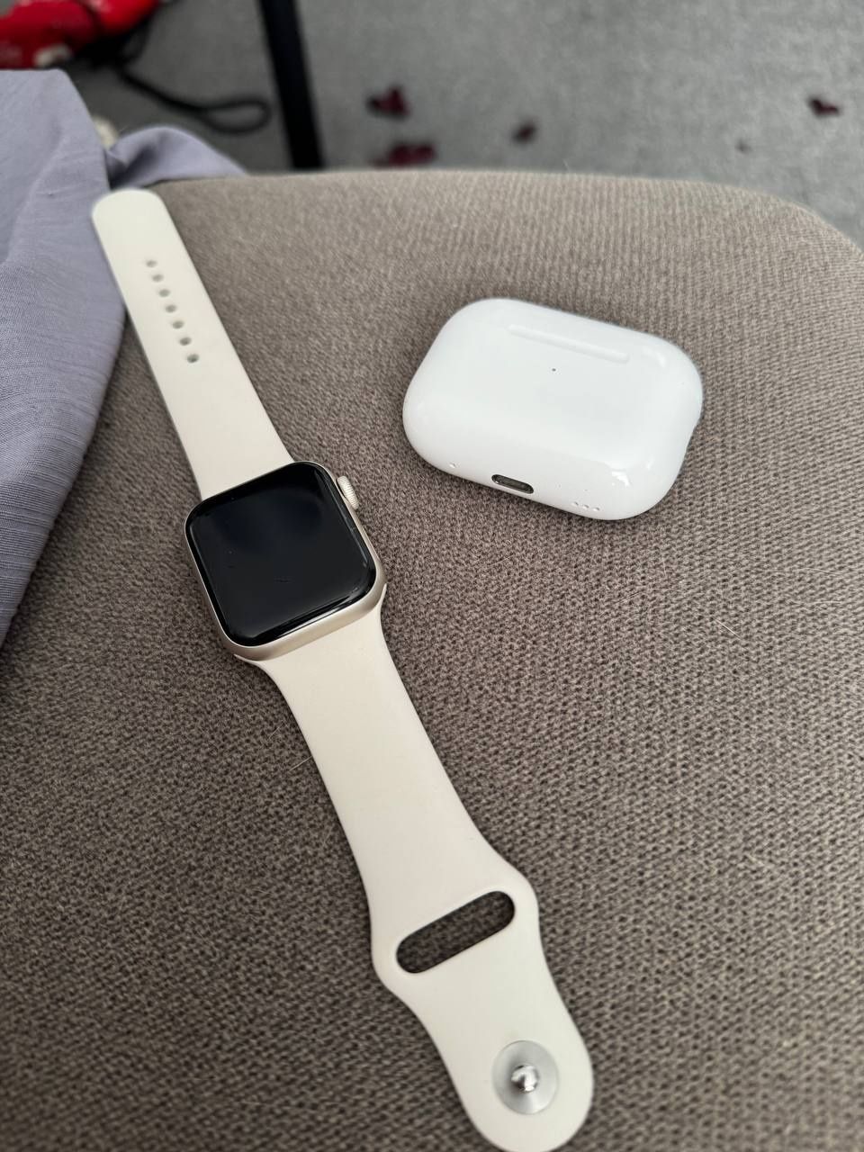 Продам apple watch 2 gen se 2022 40 mm starlight
apple AirPods Pro 2
