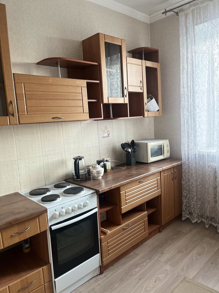 Продам большую кухонную