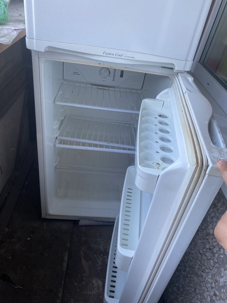 Продам холодильник