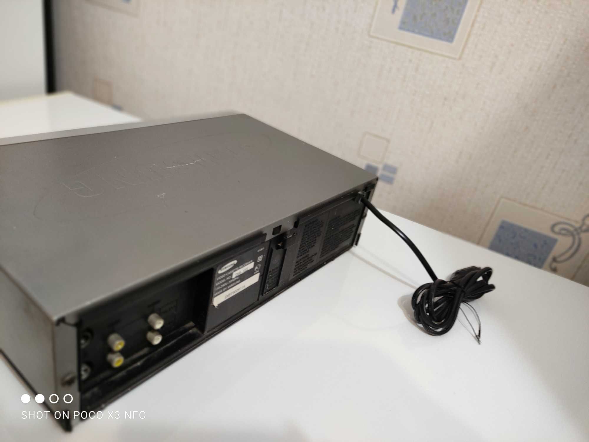 Видеоплеер (VHS кассет) в идеальном состоянии Samsung