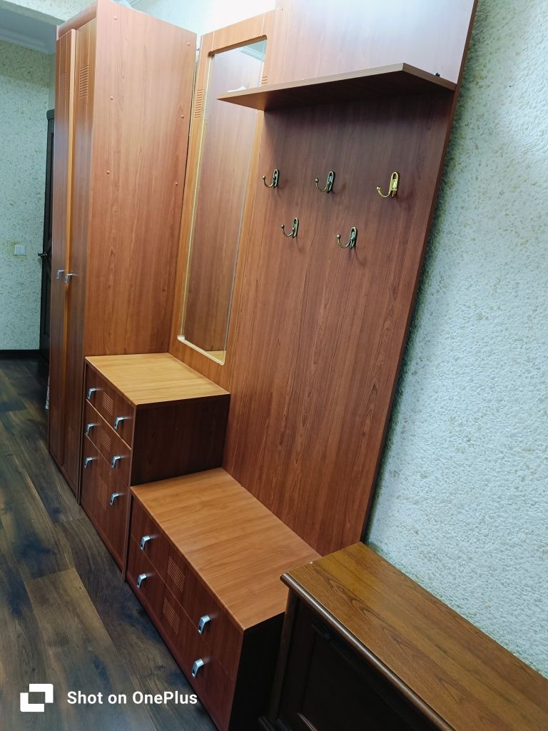 Продам шкаф в прихожку