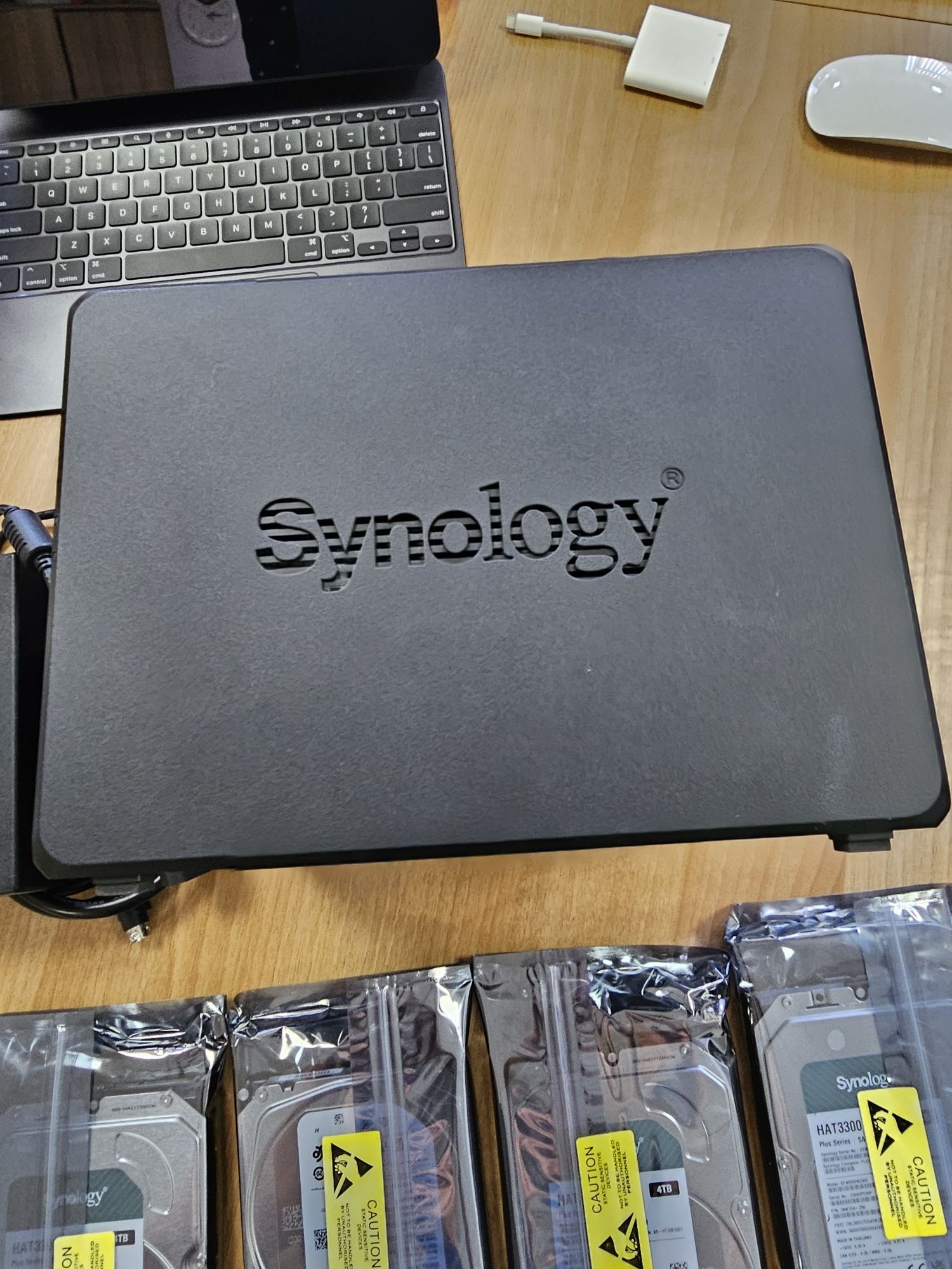 Сетевое хранилище Synology DS1522+ 5xHDD 4TB  32GB RAM 10Gbe module