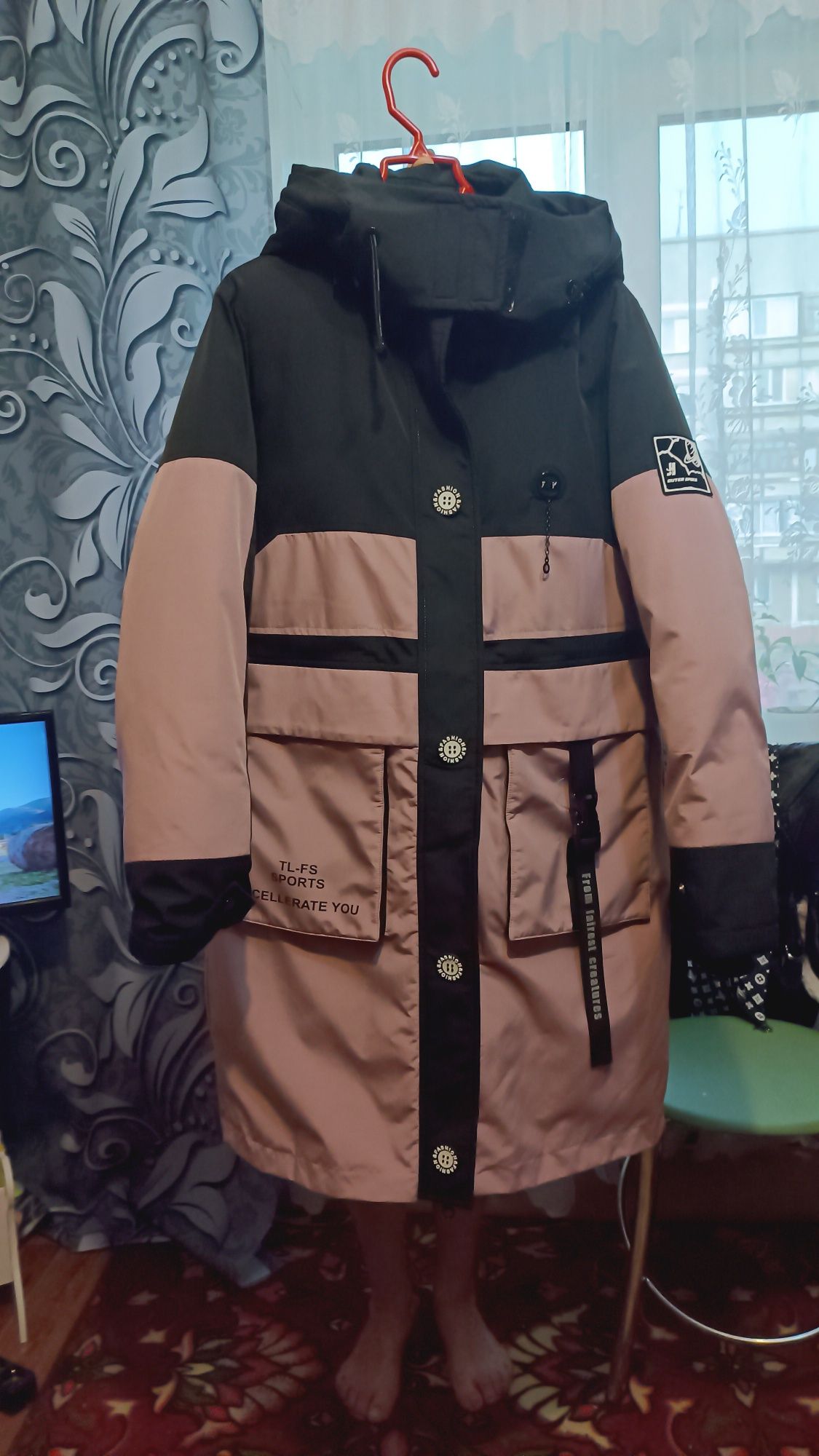 Продам зимнюю куртку
