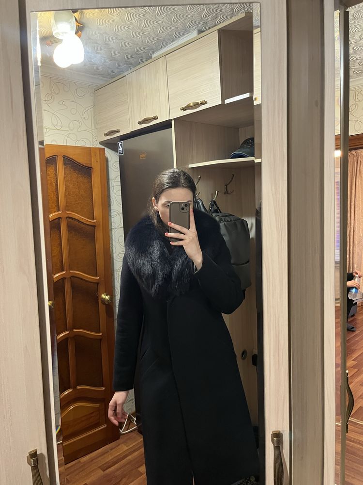 Зимнее пальто с натуральным мехом