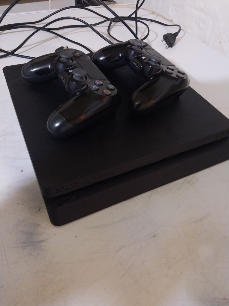 Ps4 в хорошем состоянии