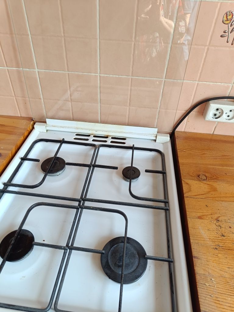 Продам газ плиту