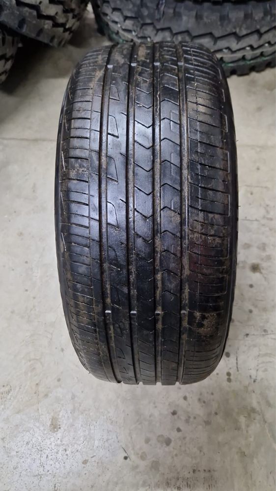 Шины 235/50 R17 комплект