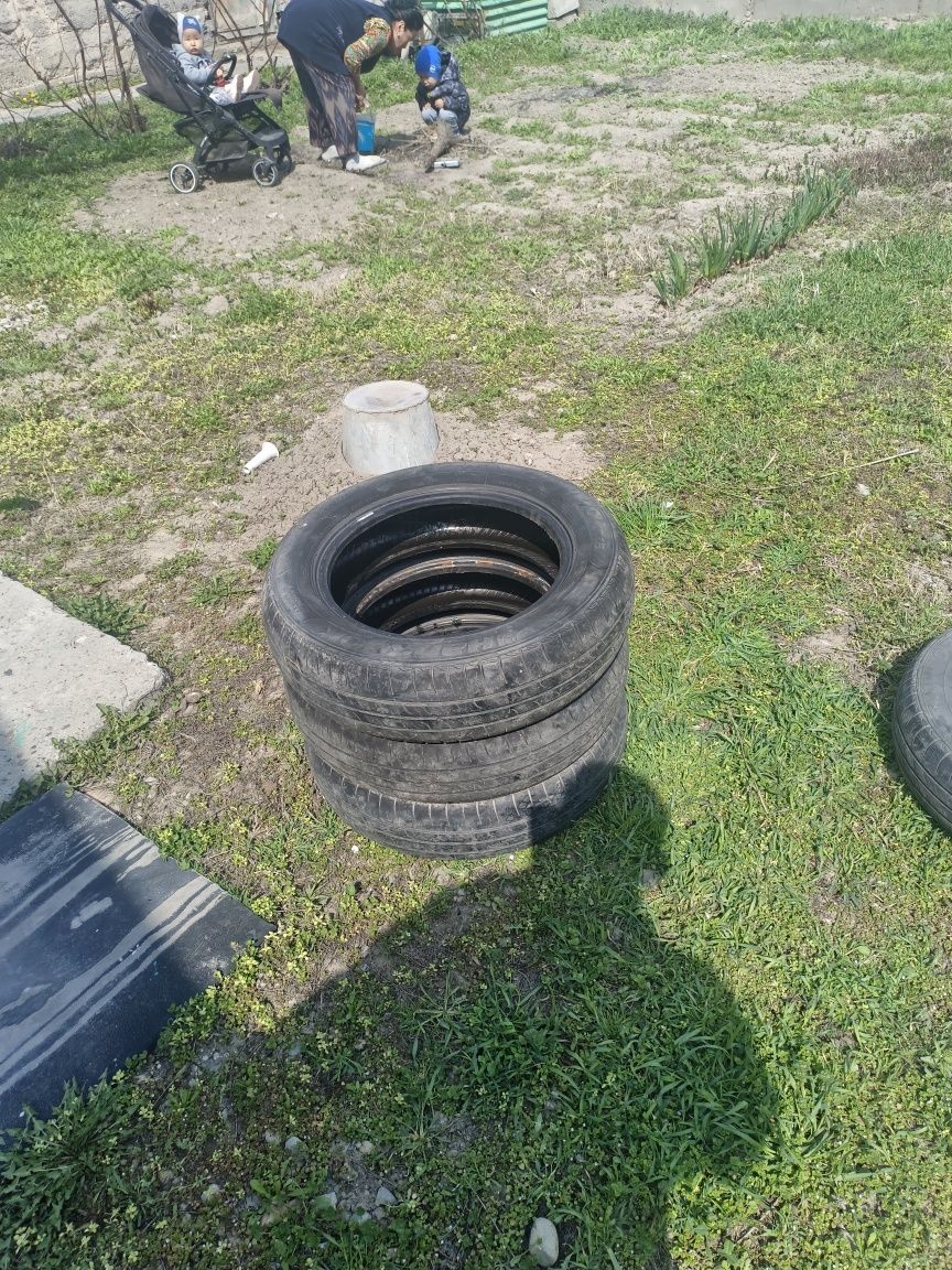 Продам шины комплект